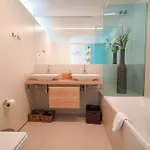 Daire Olene Apartment, Hill Collection